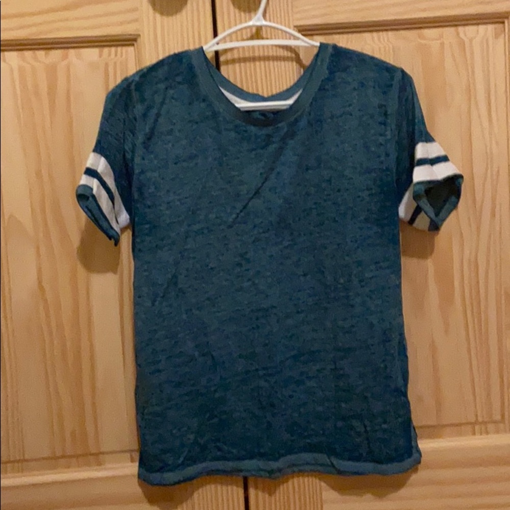 Blue t-shirt with white stripes on the shoulder